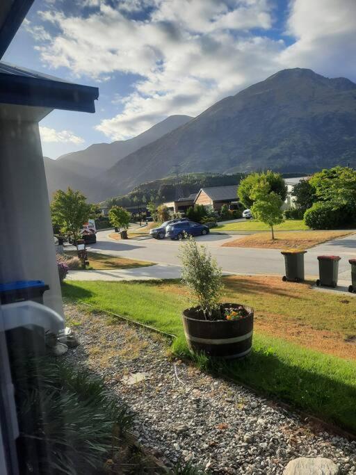 Banbury Deluxe With Spa Bath! Private Courtyard! Distretto di Distretto di Queenstown Esterno foto