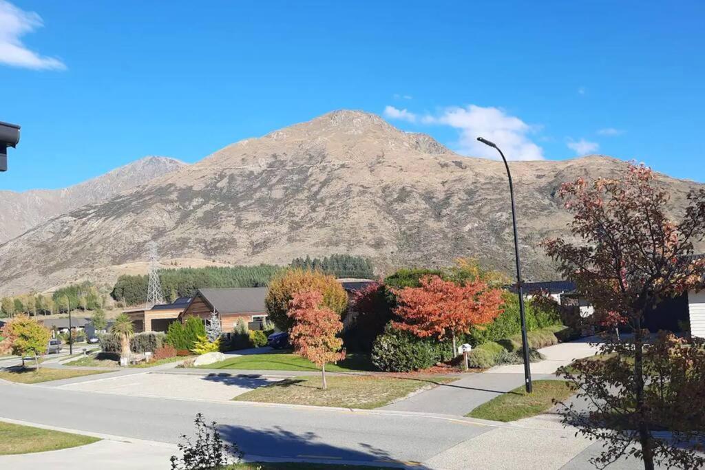 Banbury Deluxe With Spa Bath! Private Courtyard! Distretto di Distretto di Queenstown Esterno foto
