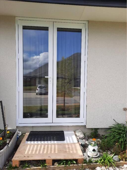 Banbury Deluxe With Spa Bath! Private Courtyard! Distretto di Distretto di Queenstown Esterno foto
