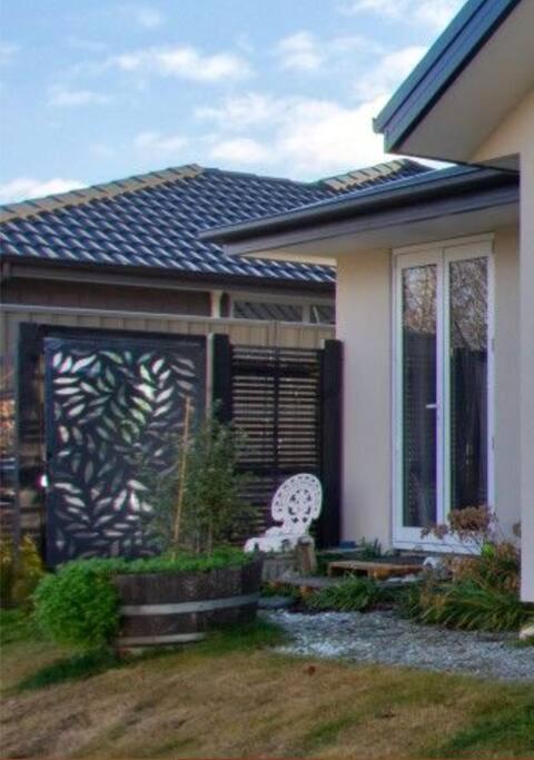Banbury Deluxe With Spa Bath! Private Courtyard! Distretto di Distretto di Queenstown Esterno foto